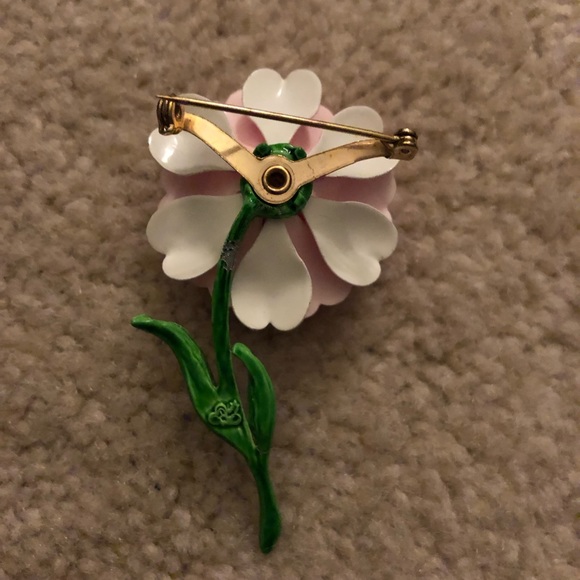 ⬇️ Vintage pink flower pin 🌸 - Picture 3 of 3